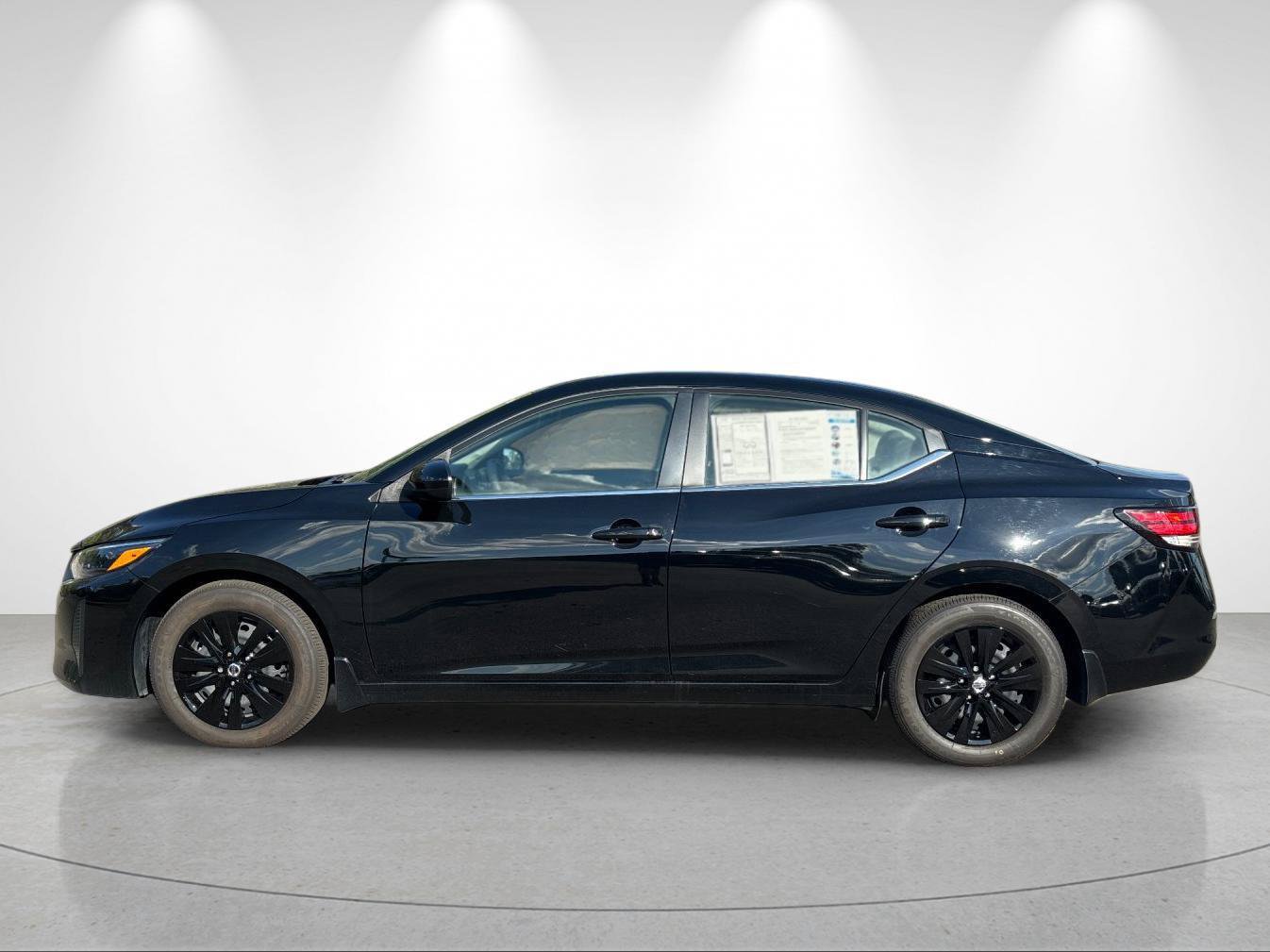 Used 2025 Nissan Sentra S FWD image 2