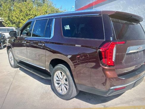 Used 2022 GMC Yukon XL SLT image 3