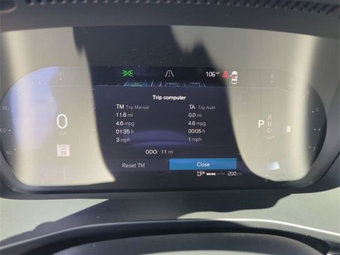 New 2025 Volvo XC40 B5 Core w/ Protection Package Premier image 27