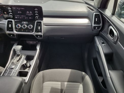 Used 2023 Kia Sorento LX FWD image 20