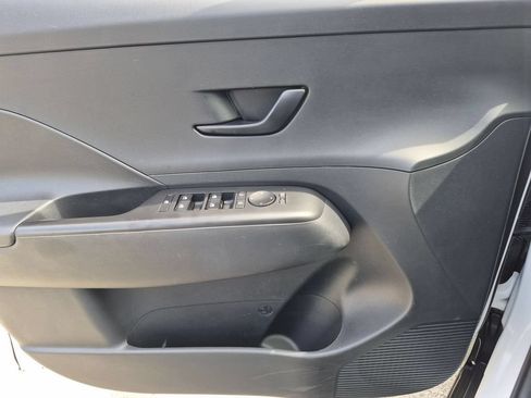 Used 2025 Hyundai Kona SEL FWD image 21