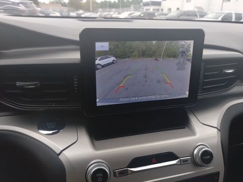 Used 2022 Ford Explorer XLT w/ Class IV Trailer Tow Package image 24