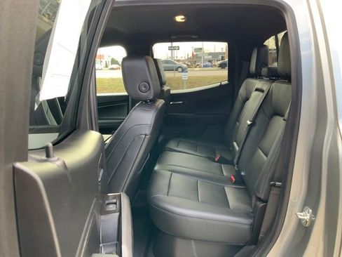 Used 2024 Chevrolet Colorado LT w/ LT Convenience Package III image 18