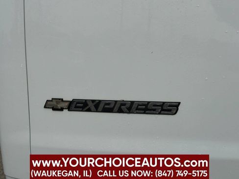 Used 2017 Chevrolet Express 2500 Extended RWD image 33