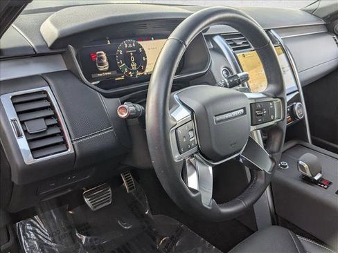 Used 2021 Land Rover Discovery S R-Dynamic image 10