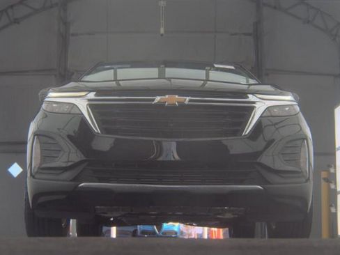 Used 2024 Chevrolet Equinox LT image 3