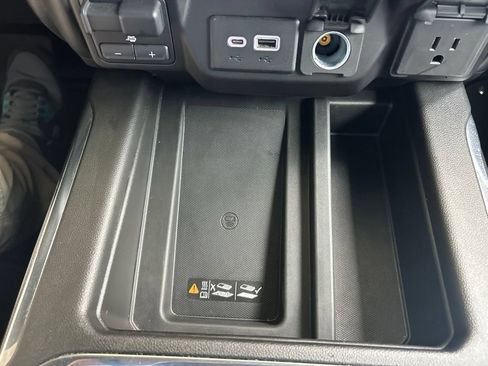 Used 2022 GMC Sierra 1500 AT4 w/ AT4 Preferred Package AWD/4WD image 21