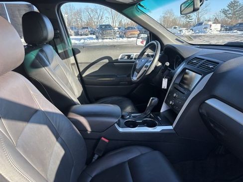 Used 2015 Ford Explorer XLT w/ Equipment Group 202A image 14
