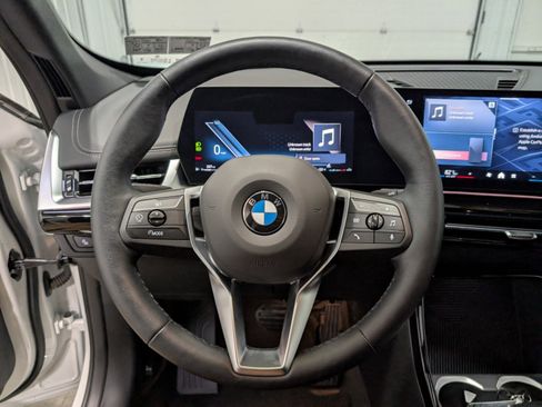 Used 2025 BMW X1 xDrive28i image 16
