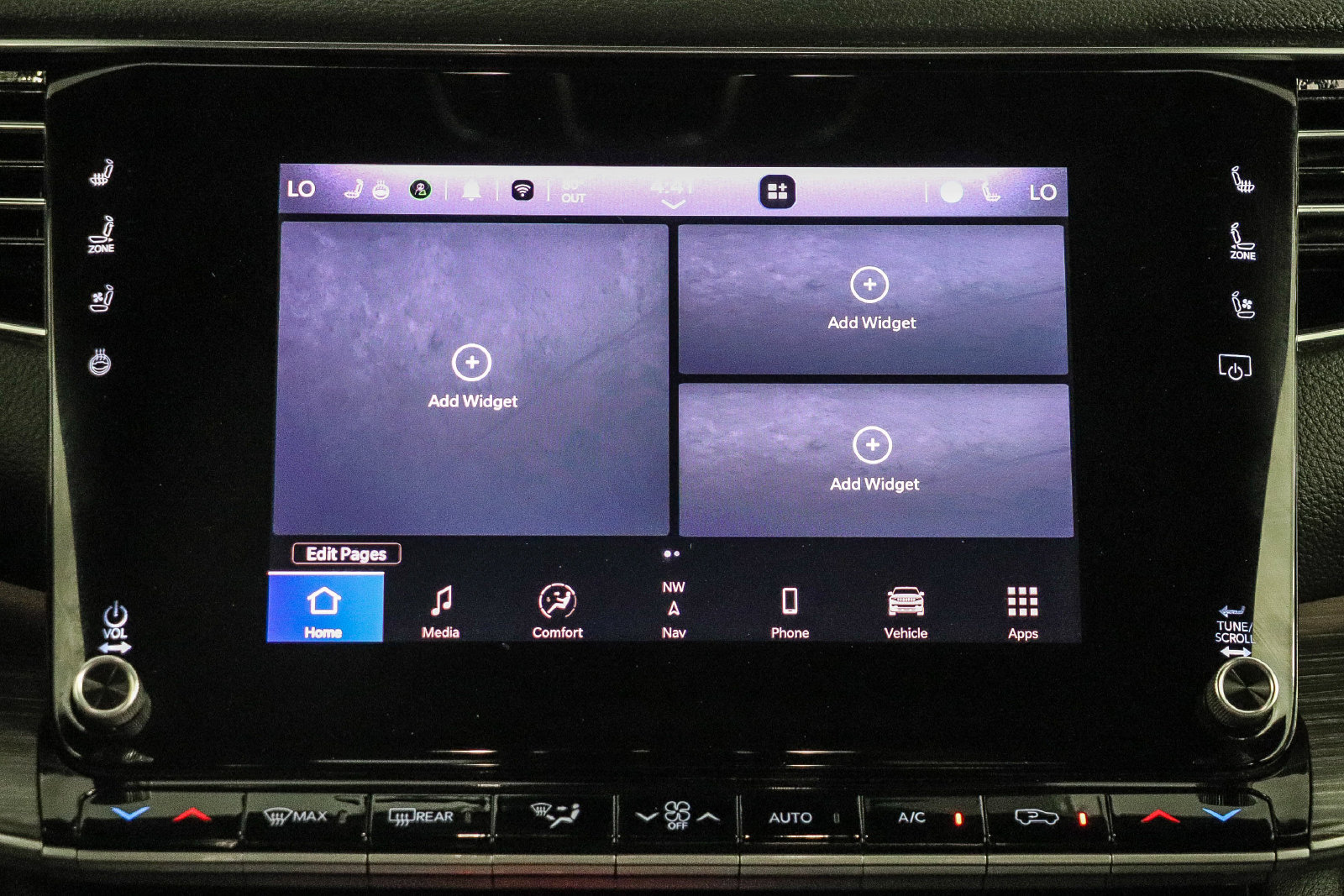 Used 2024 Jeep Wagoneer L Series II w/ Flexible Seating Group AWD/4WD image 16