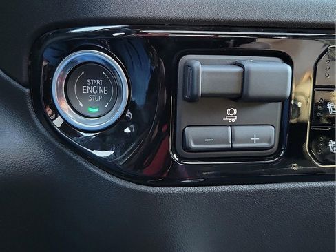 Used 2025 Chevrolet Silverado 2500 High Country w/ High Country Premium Package image 17