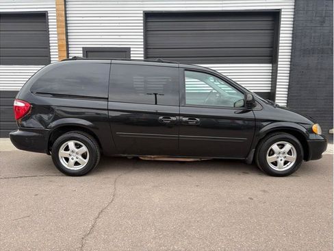 Used 2007 Dodge Grand Caravan SXT FWD image 11