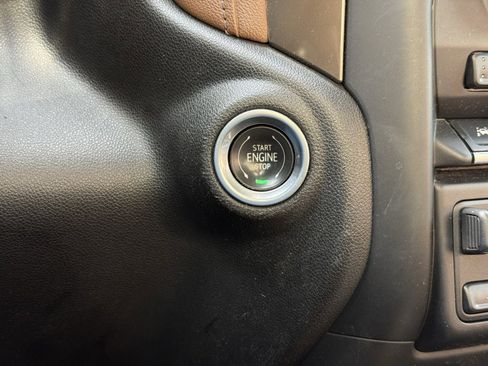 Used 2020 Chevrolet Silverado 1500 High Country w/ Technology Package image 15