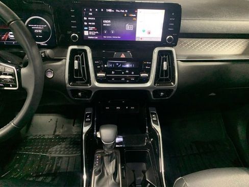 Used 2023 Kia Sorento SX image 18