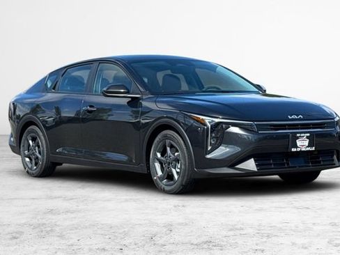 New 2026 Kia K4 FWD image 2