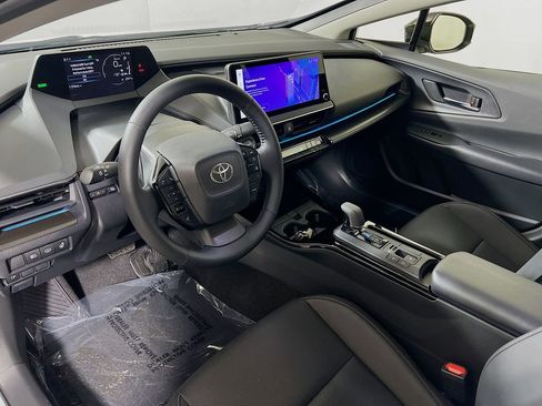Used 2025 Toyota Prius AWD image 10