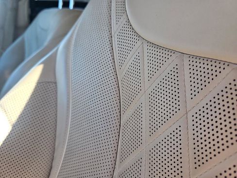 Used 2015 Mercedes-Benz S 550 4MATIC Sedan image 17