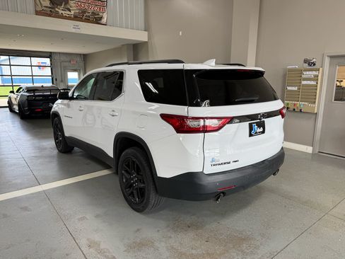 Used 2019 Chevrolet Traverse LT w/ LPO, Blackout Package AWD/4WD image 4