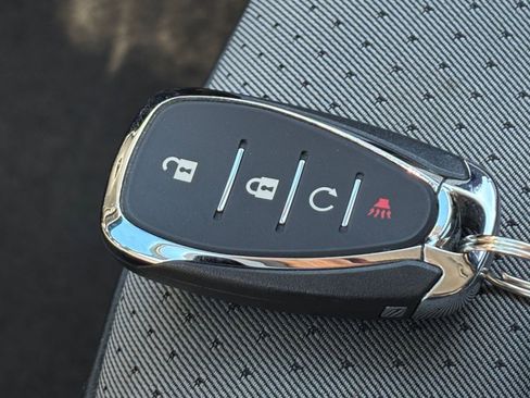 Used 2025 Chevrolet Trax LT image 22