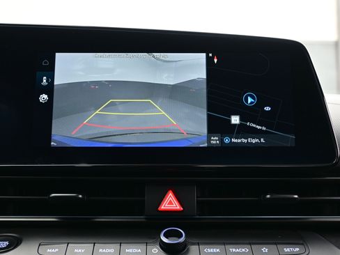 Certified 2025 Hyundai Elantra SEL image 17