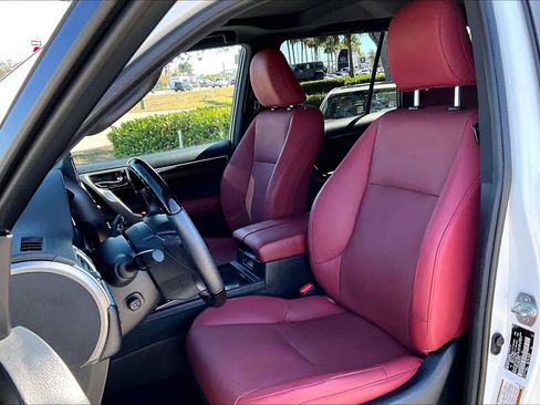 Used 2023 Lexus GX 460 Premium w/ Premium Package image 8