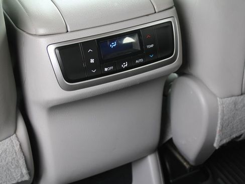 Used 2015 Toyota Highlander XLE image 27