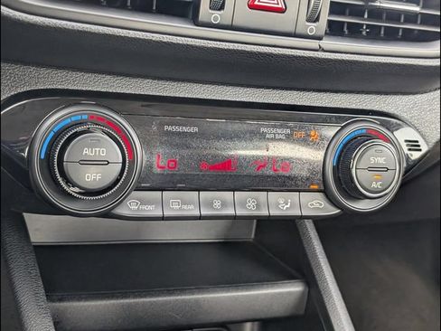 Used 2019 Kia Forte LXS FWD image 13