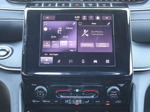Used 2025 Jeep Grand Cherokee Laredo X RWD image 13