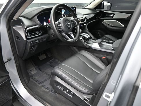 Used 2023 Acura MDX FWD image 2