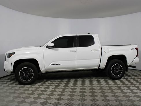 Used 2024 Toyota Tacoma TRD Sport image 38