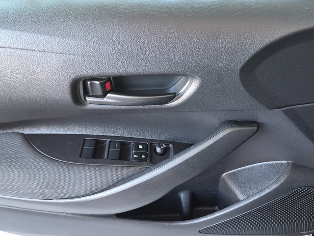 Used 2025 Toyota Corolla LE FWD image 18