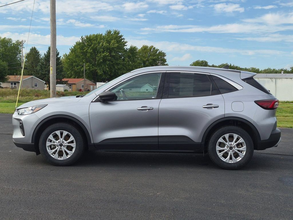 Used 2024 Ford Escape Active AWD/4WD image 4