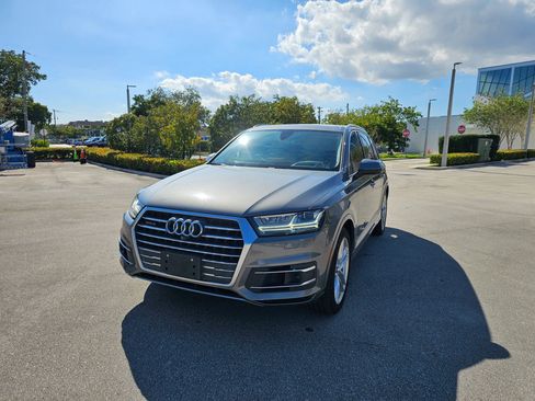 Used 2017 Audi Q7 3.0T Prestige image 2