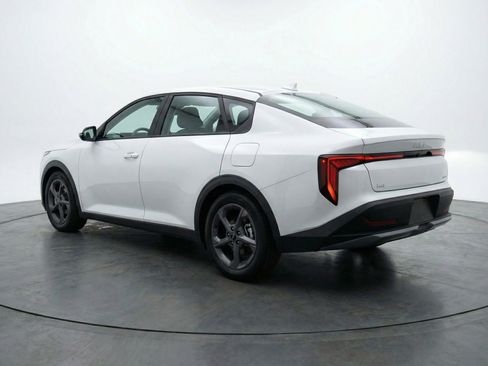 Used 2025 Kia K4 LXS image 9