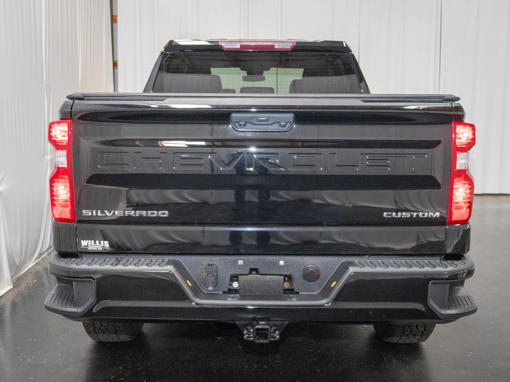 Used 2023 Chevrolet Silverado 1500 Custom AWD/4WD image 3