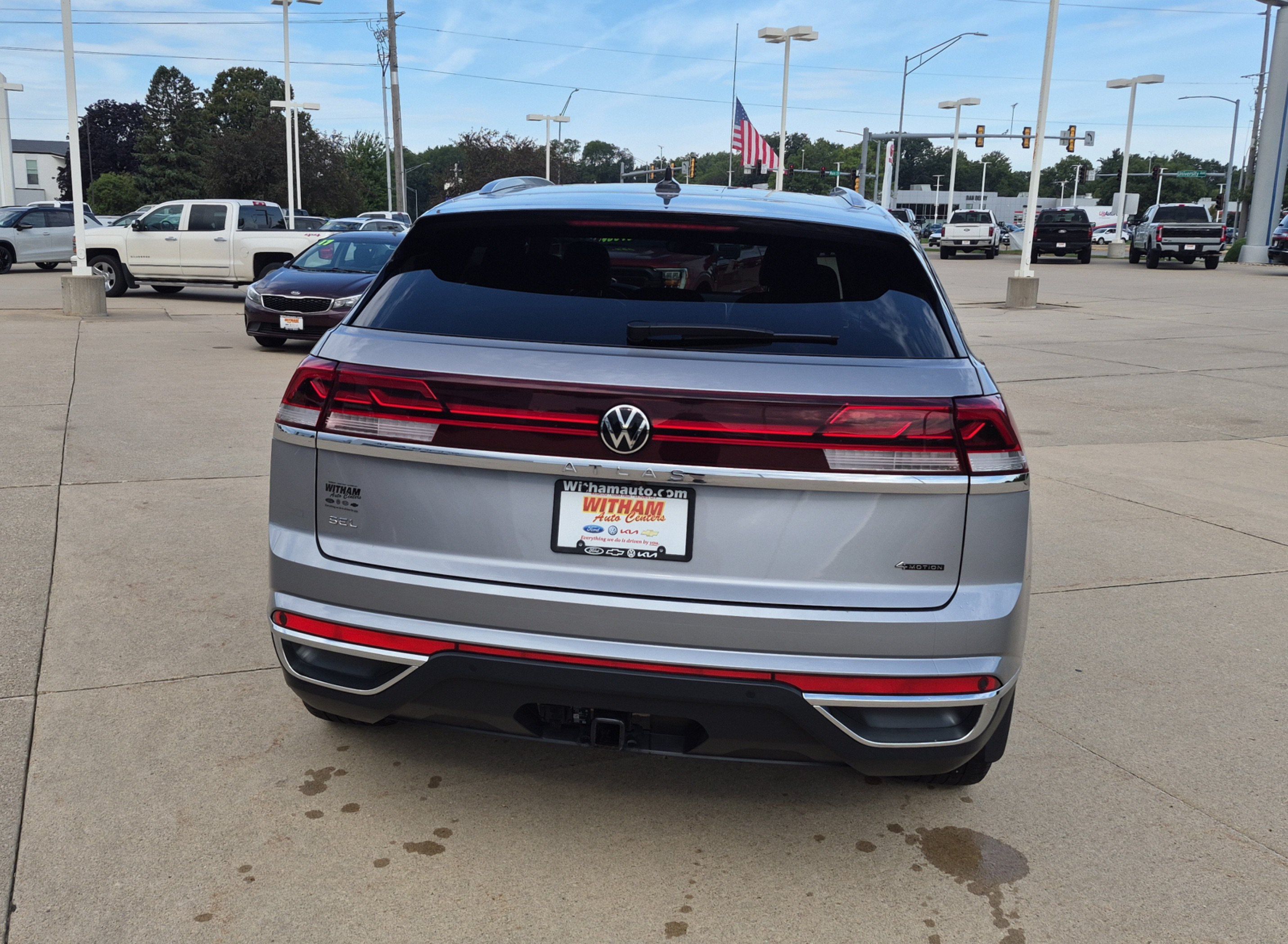 Used 2024 Volkswagen Atlas Cross Sport SEL AWD/4WD image 5
