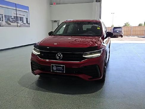 Certified 2024 Volkswagen Tiguan SE R-Line AWD/4WD image 3