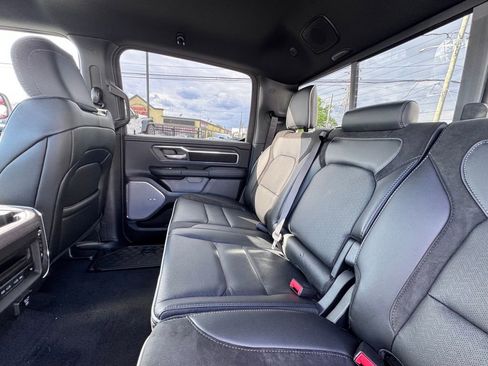New 2026 RAM 1500 Laramie AWD/4WD image 18