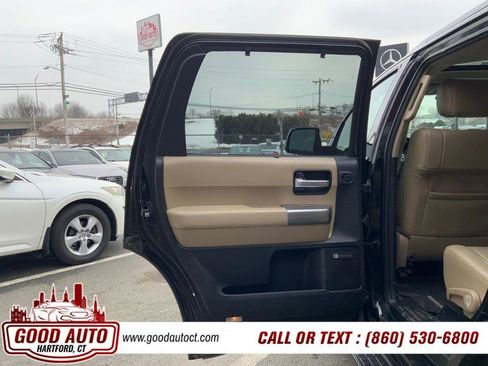 Used 2019 Toyota Sequoia Limited w/ Safety & Convenience Package image 15