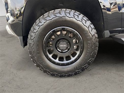 Used 2024 Chevrolet Colorado Z71 w/ Z71 Convenience Package 2 image 9