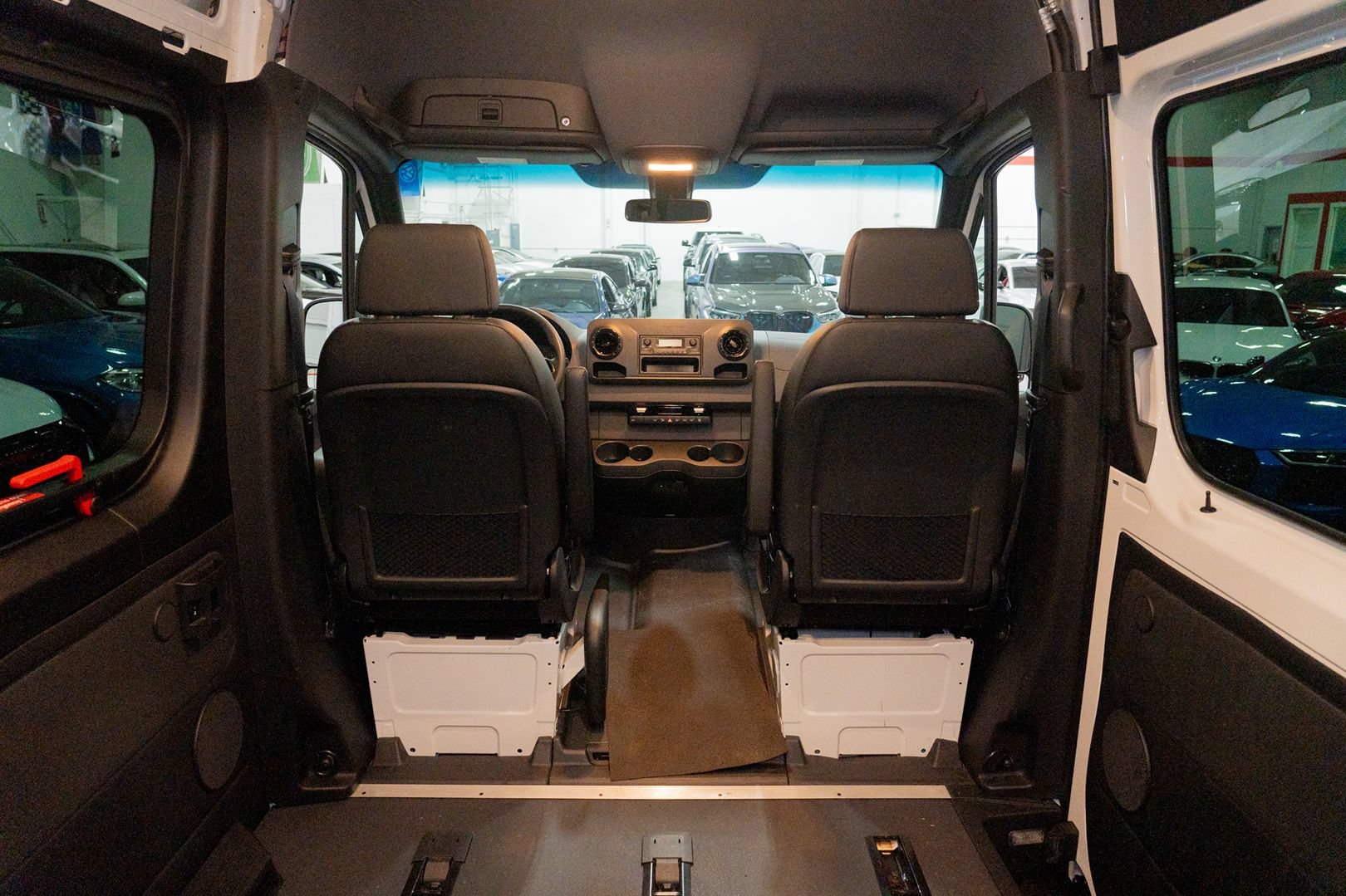 Used 2019 Mercedes-Benz Sprinter 2500 image 32