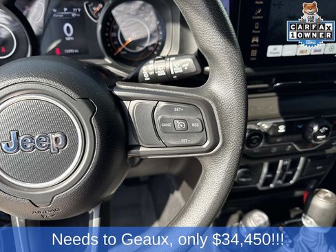 Used 2025 Jeep Wrangler Sport image 44