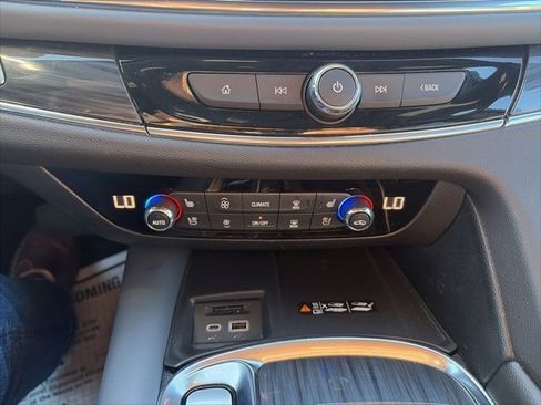 Used 2024 Buick Enclave Premium image 23