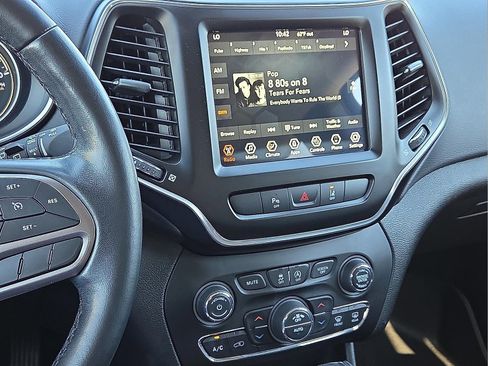 Used 2021 Jeep Cherokee Latitude Lux w/ Sun & Sound Group image 16