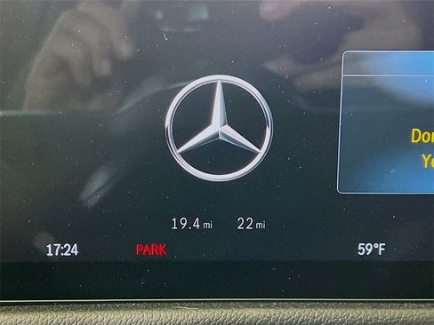 New 2025 Mercedes-Benz GLB 250 4MATIC image 13