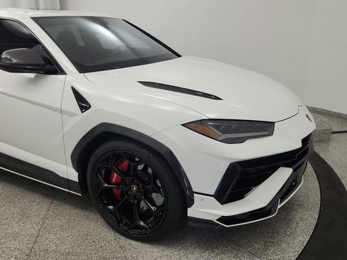 Used 2023 Lamborghini Urus Performante AWD/4WD image 35