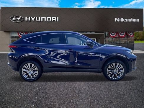 Used 2023 Toyota Venza XLE AWD/4WD image 6