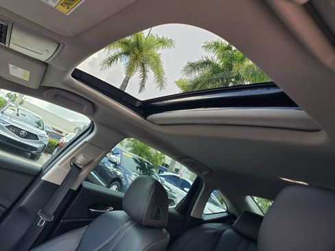 Used 2025 Acura TLX w/ Technology Package FWD image 17