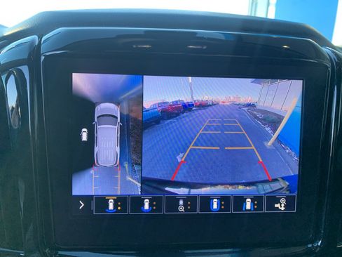 Used 2020 Chevrolet Traverse RS image 23