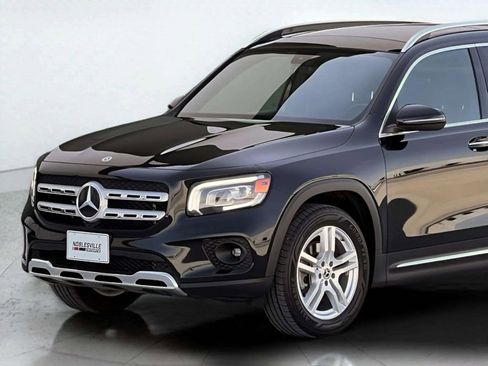 Used 2021 Mercedes-Benz GLB 250 4MATIC w/ Premium Package image 34